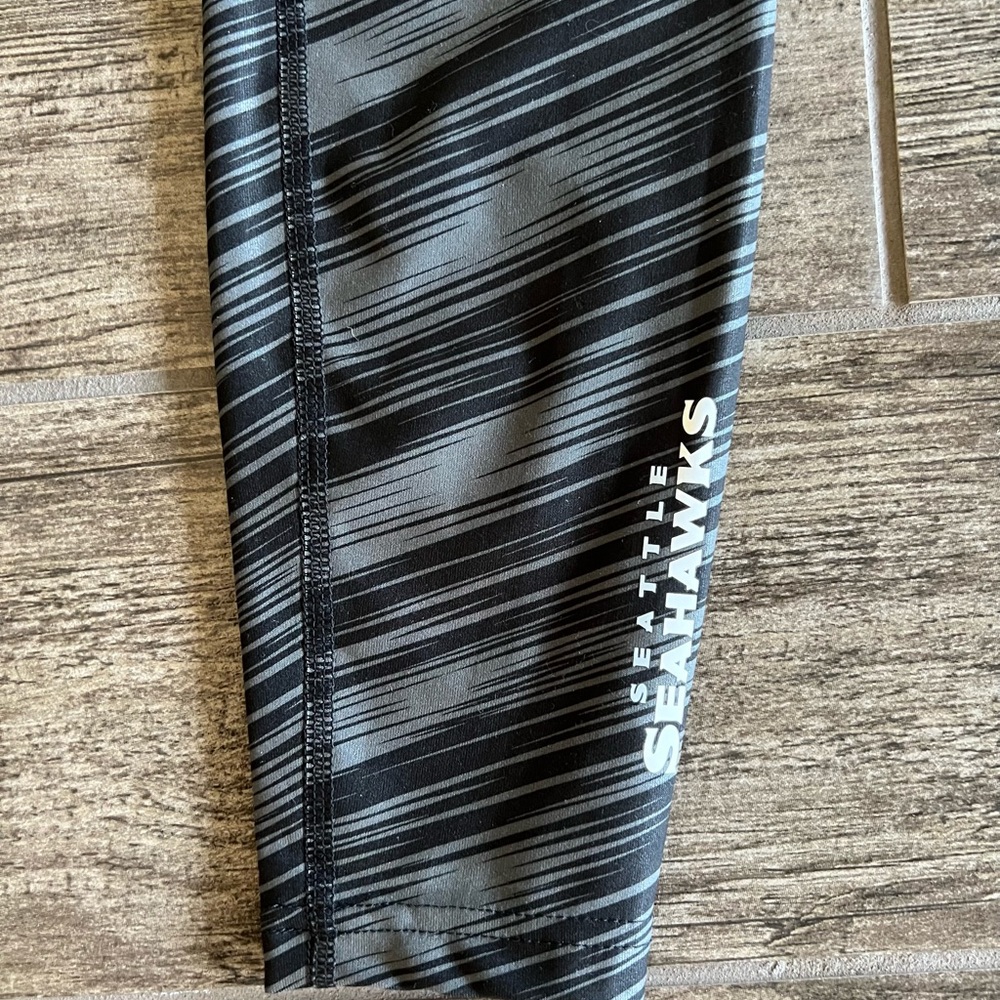 Nike Seahawks Leggings - Picture 2 of 3